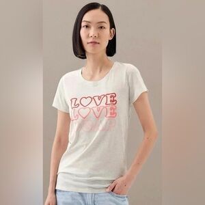 GAP “Love” Favorite Tee | EUC | Sz S